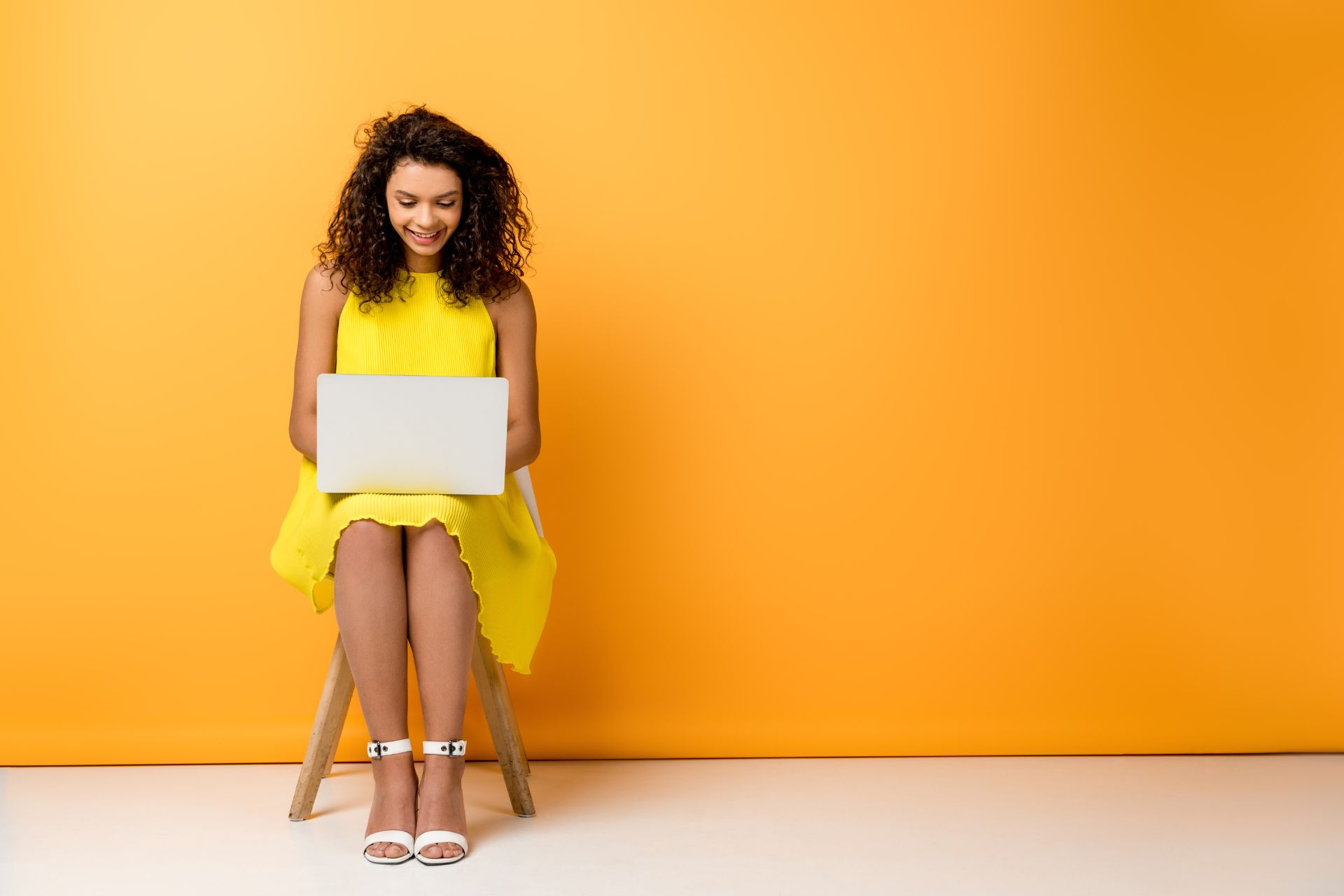 Mehr über den Artikel erfahren Klarheit im Fokus: Minimalismus im Webdesign und Online-Marketing